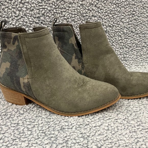 Shoes - CAMO & OLIVE BOOTS